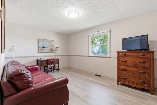 5843 Highway 41, N, Cedar Hill, TN 37032