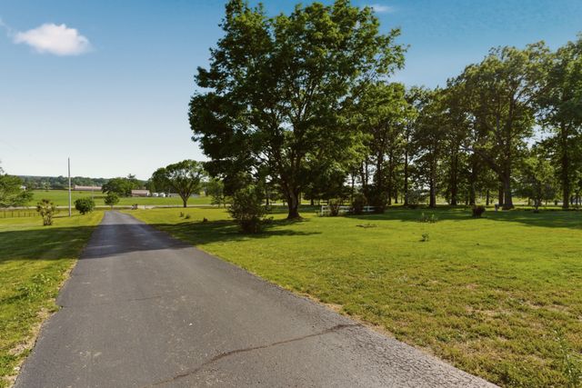 5843 Highway 41, N, Cedar Hill, TN 37032
