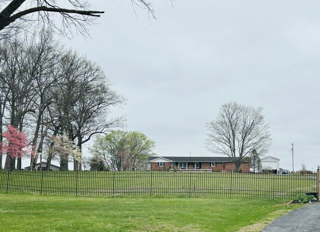 5843 Highway 41, N, Cedar Hill, TN 37032