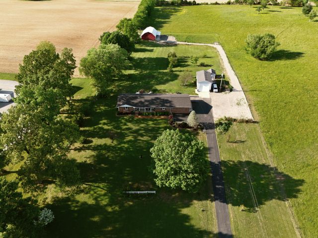 5843 Highway 41, N, Cedar Hill, TN 37032