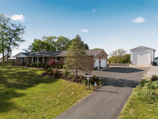 5843 Highway 41, N, Cedar Hill, TN 37032