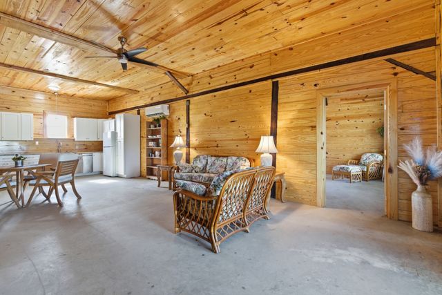 5843 Highway 41, N, Cedar Hill, TN 37032