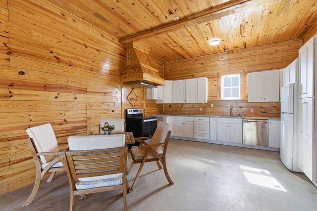 5843 Highway 41, N, Cedar Hill, TN 37032