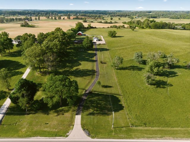 5843 Highway 41, N, Cedar Hill, TN 37032