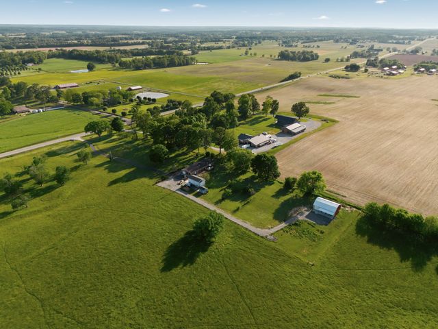 5843 Highway 41, N, Cedar Hill, TN 37032
