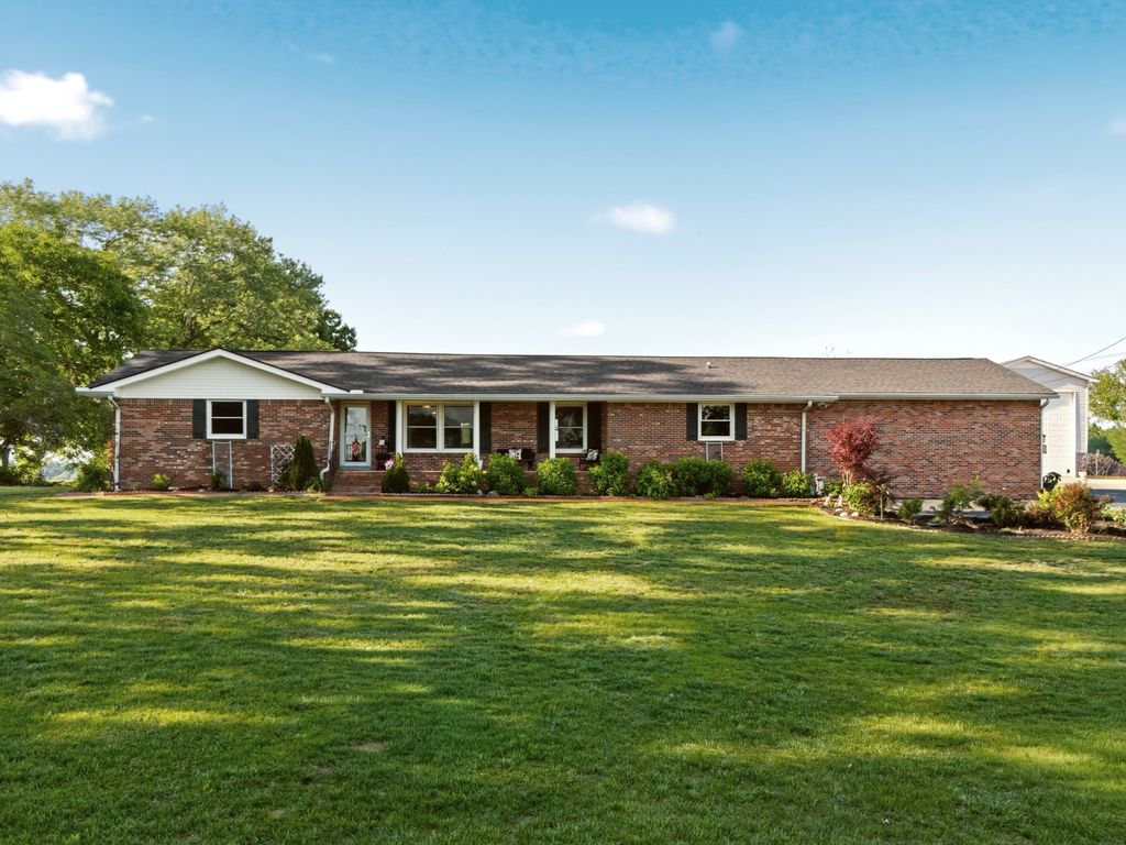 5843 Highway 41, N, Cedar Hill, TN 37032