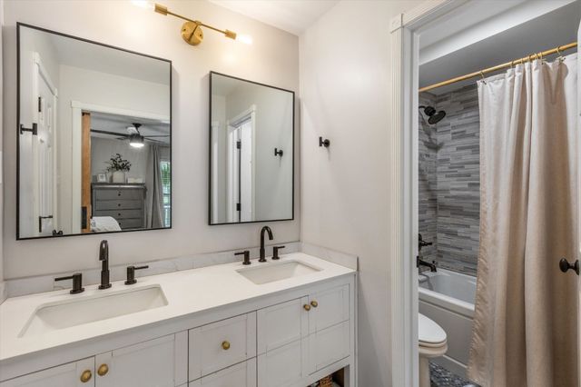 126 E GRAYCREST AVE, Collierville, TN 38017