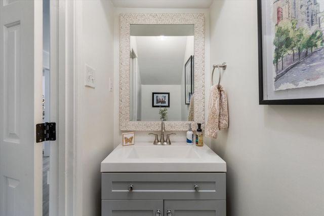 126 E GRAYCREST AVE, Collierville, TN 38017