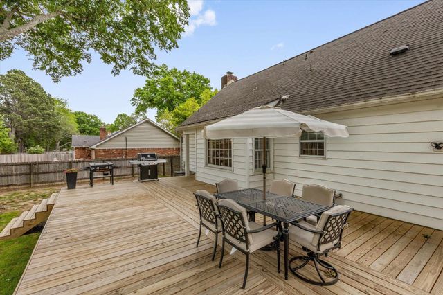 126 E GRAYCREST AVE, Collierville, TN 38017