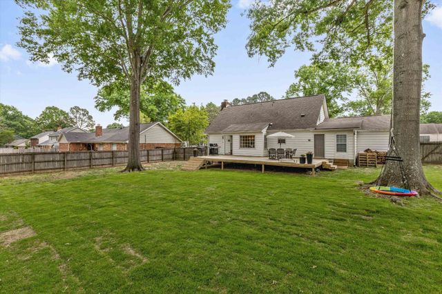 126 E GRAYCREST AVE, Collierville, TN 38017