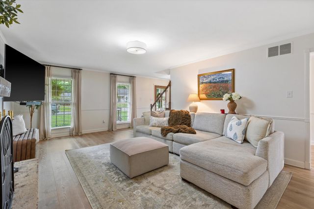 126 E GRAYCREST AVE, Collierville, TN 38017