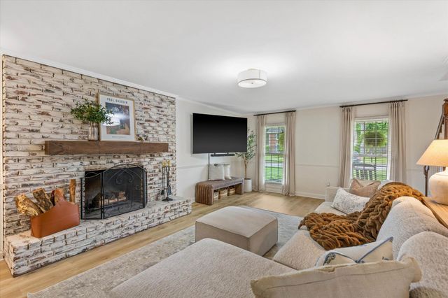 126 E GRAYCREST AVE, Collierville, TN 38017