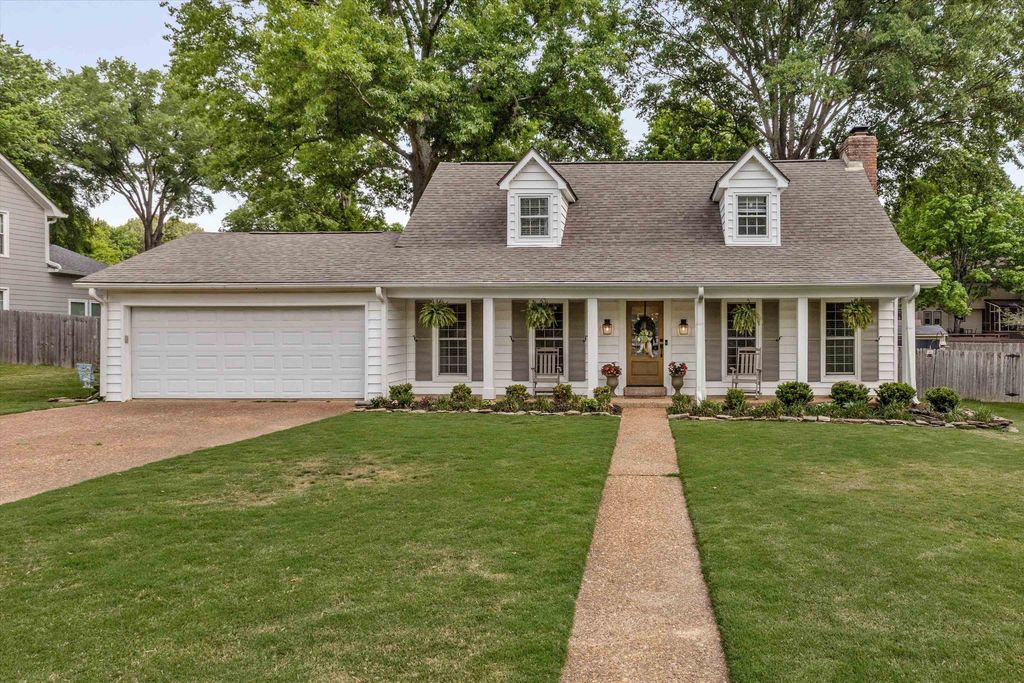 126 E GRAYCREST AVE, Collierville, TN 38017