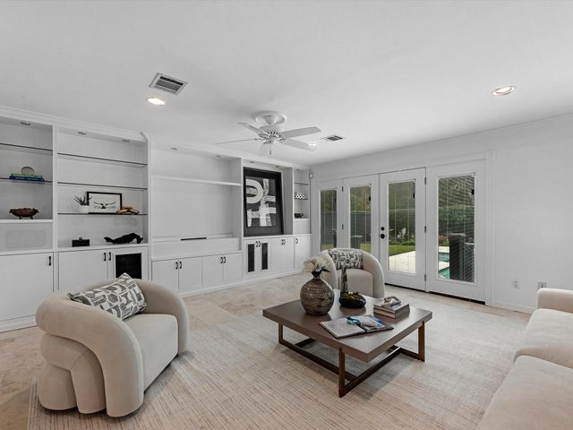 3346 Parkwood Dr, Houston, TX 77021