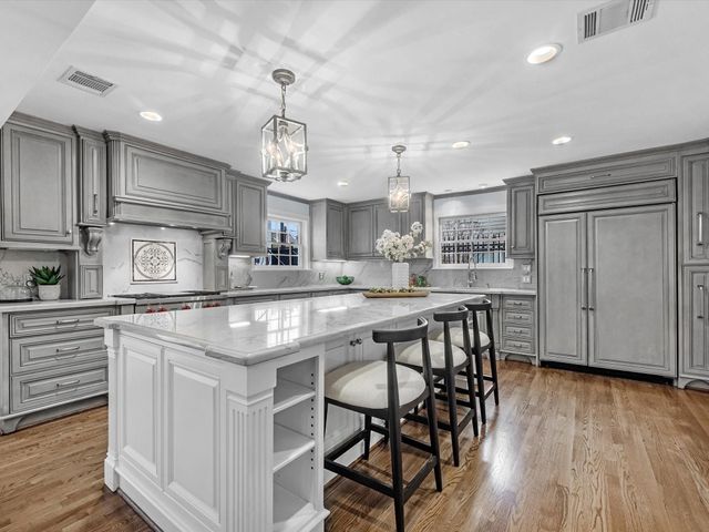 3346 Parkwood Dr, Houston, TX 77021