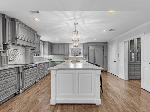 3346 Parkwood Dr, Houston, TX 77021