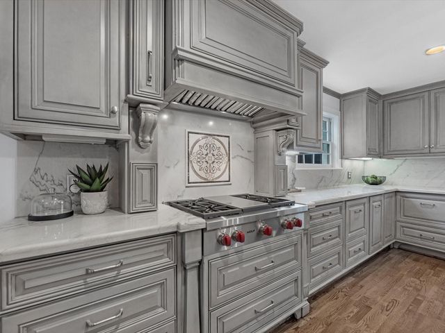 3346 Parkwood Dr, Houston, TX 77021