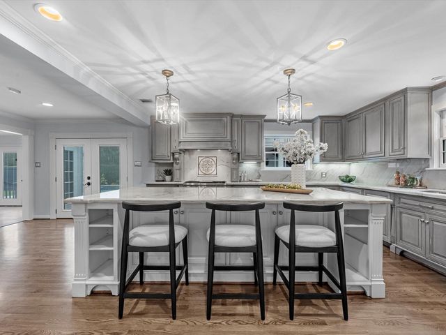 3346 Parkwood Dr, Houston, TX 77021