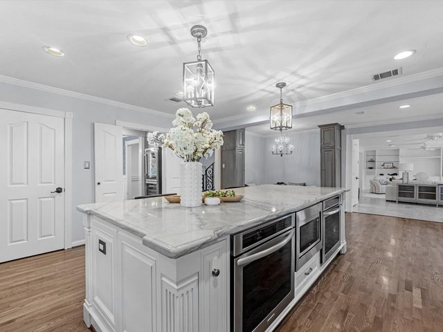 3346 Parkwood Dr, Houston, TX 77021