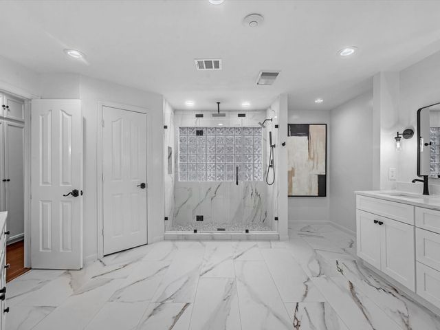 3346 Parkwood Dr, Houston, TX 77021