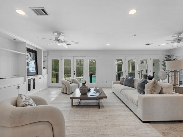 3346 Parkwood Dr, Houston, TX 77021