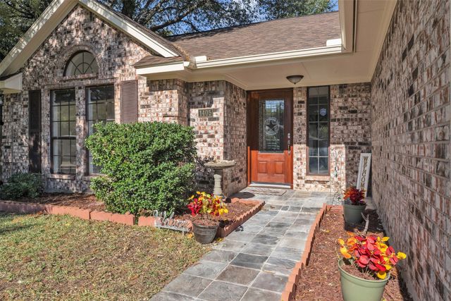 1405 Glenwillow Drive, Arlington, TX 76018