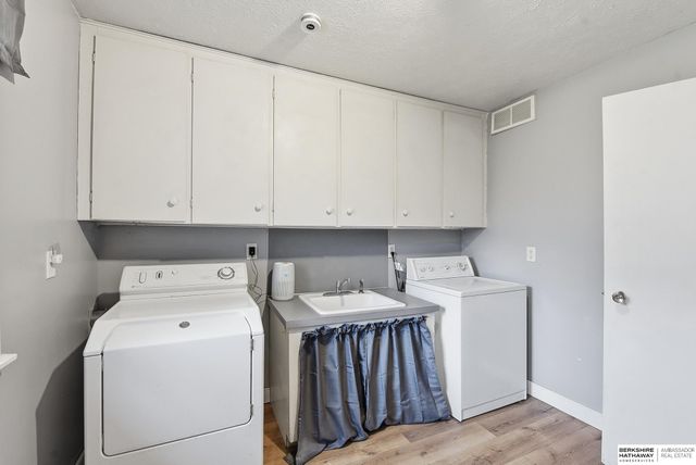 13810 S 84th Street, Papillion, NE 68046