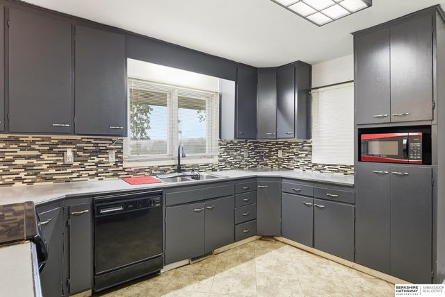 13810 S 84th Street, Papillion, NE 68046