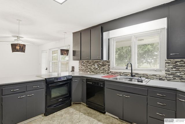 13810 S 84th Street, Papillion, NE 68046