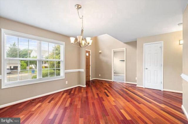 10 SASSAFRAS LN, Stafford, VA 22554