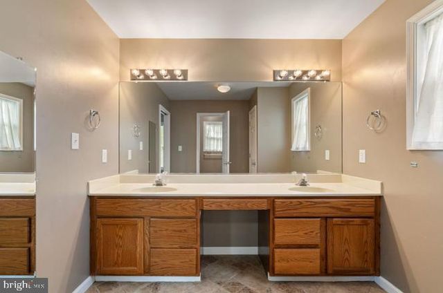 10 SASSAFRAS LN, Stafford, VA 22554