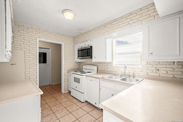 611 Jamie Sue, Converse, TX 78109