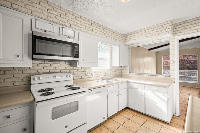 611 Jamie Sue, Converse, TX 78109