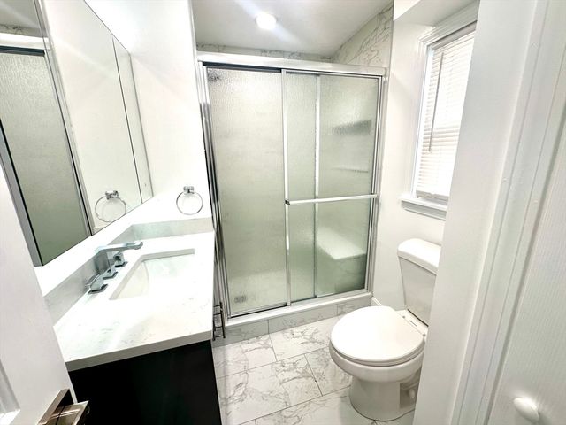 11 Carlton 1, Peabody, MA 01960