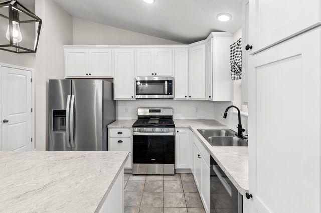 713 Harvest Drive SW, Lonsdale, MN 55046