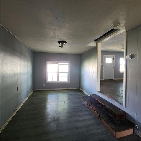 7220 SE 15th Street, Midwest City, OK 73110