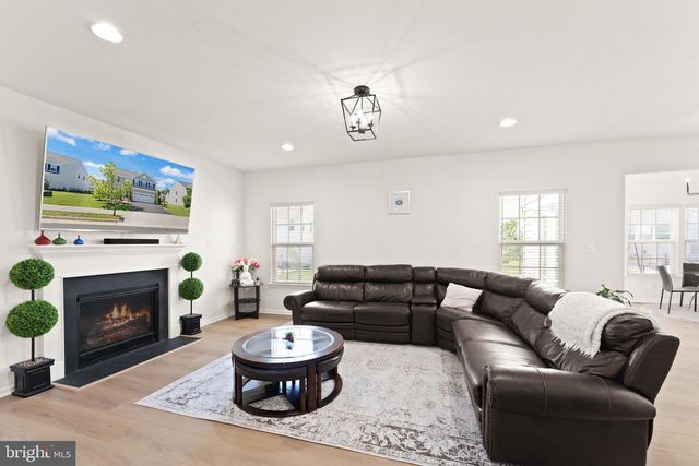 25981 ROYSTON PASS CIR, Aldie, VA 20105