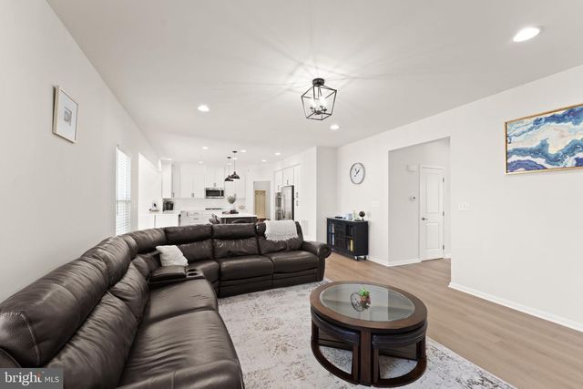 25981 ROYSTON PASS CIR, Aldie, VA 20105