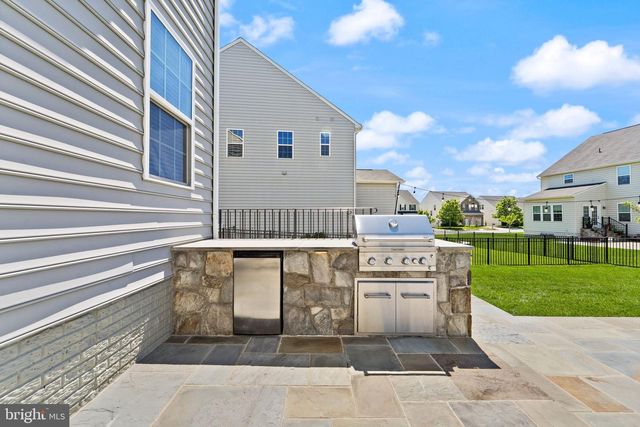 25981 ROYSTON PASS CIR, Aldie, VA 20105