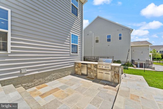 25981 ROYSTON PASS CIR, Aldie, VA 20105