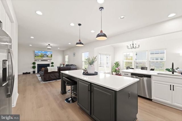 25981 ROYSTON PASS CIR, Aldie, VA 20105