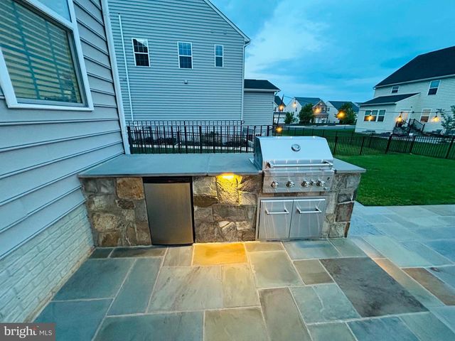 25981 ROYSTON PASS CIR, Aldie, VA 20105