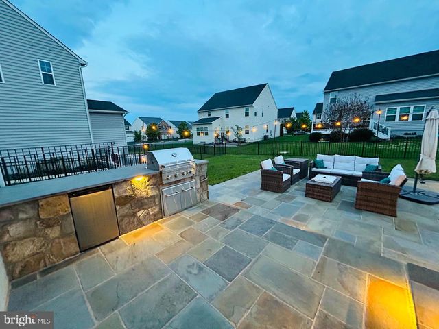 25981 ROYSTON PASS CIR, Aldie, VA 20105