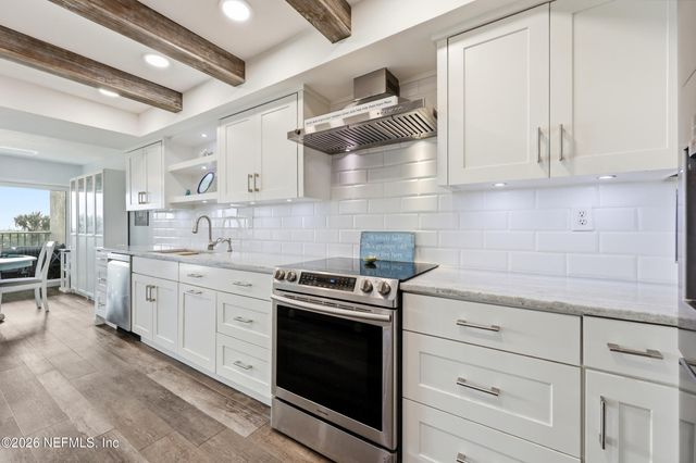 411 1ST Street S 203, Jacksonville Beach, FL 32250