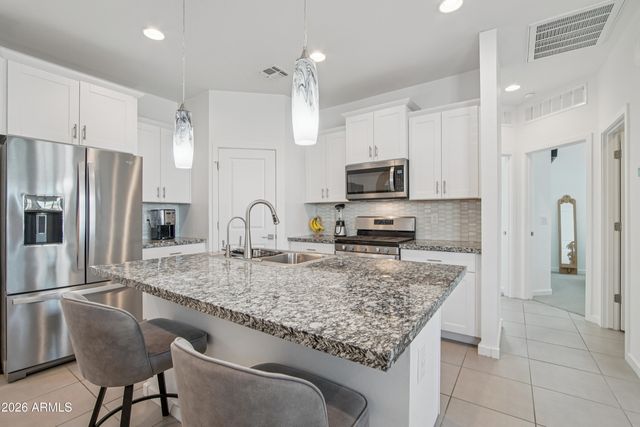 36934 N SIDEWINDER Drive, San Tan Valley, AZ 85140