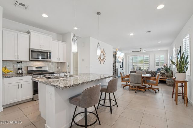 36934 N SIDEWINDER Drive, San Tan Valley, AZ 85140