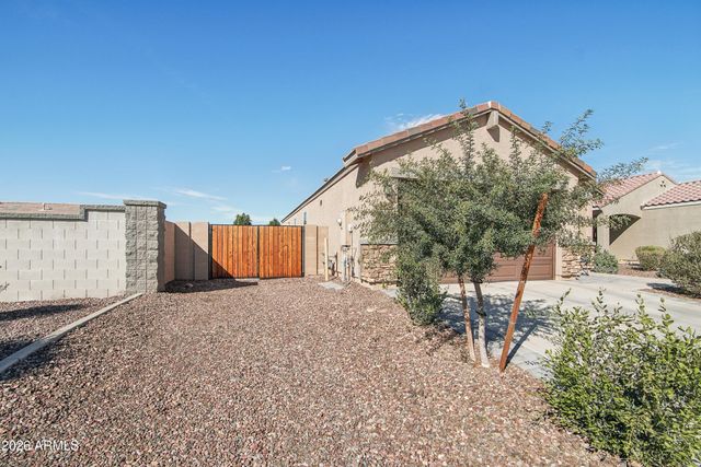 36934 N SIDEWINDER Drive, San Tan Valley, AZ 85140