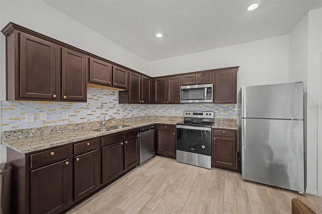 879 GRANDIN STREET, Davenport, FL 33837