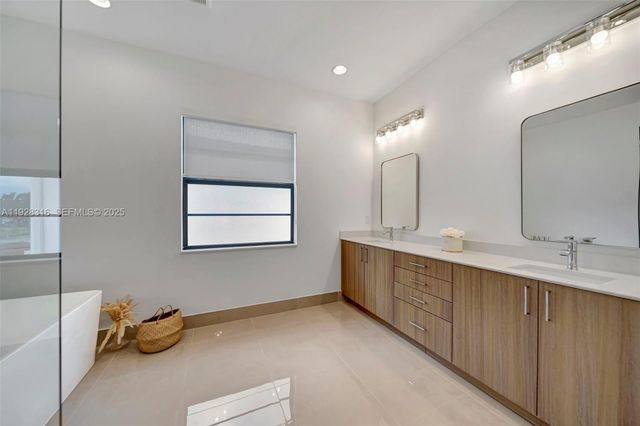 1454 NW 23rd ST, Fort Lauderdale, FL 33315