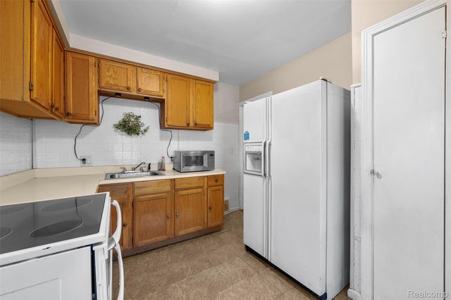 7490 Lamphere, Detroit, MI 48239